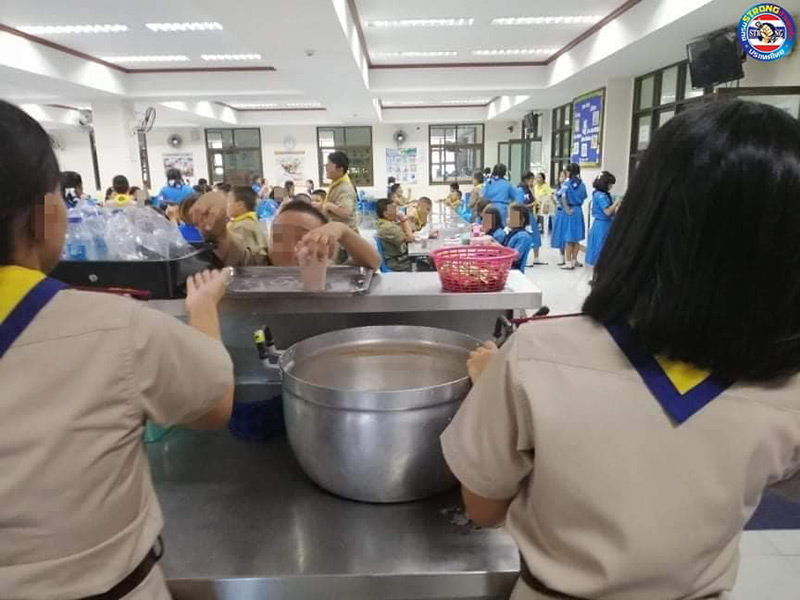 ข่าวโรงเรียนให้นักเรียนกินแต่บะหมี่กึ่งสำเร็จรูป ข่าวโรงเรียนให้นักเรียนกินแต่บะหมี่กึ่งสำเร็จรูป