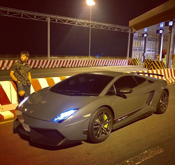 คลิปเบนซ์ เรซซิ่ง บิดเกือบ 300 เจอจับผิด ดูไบหรือดอนเมือง คลิปเบนซ์ เรซซิ่ง บิดเกือบ 300 เจอจับผิด ดูไบหรือดอนเมือง