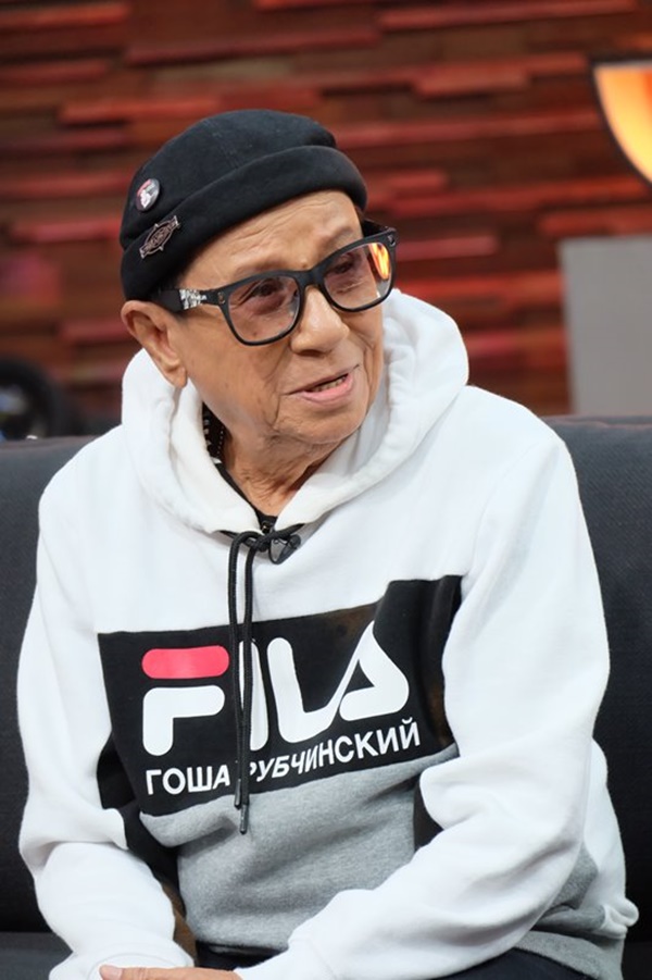 ดม ชวนชื่น