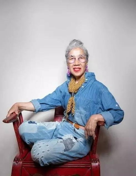 ยายอายุ 80 เปรี้ยวแซ่บสะท้านวัย